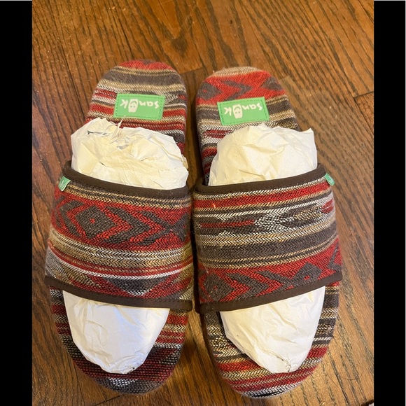 Sanuk Shoes - Sanuks. Size 7 women. Like new